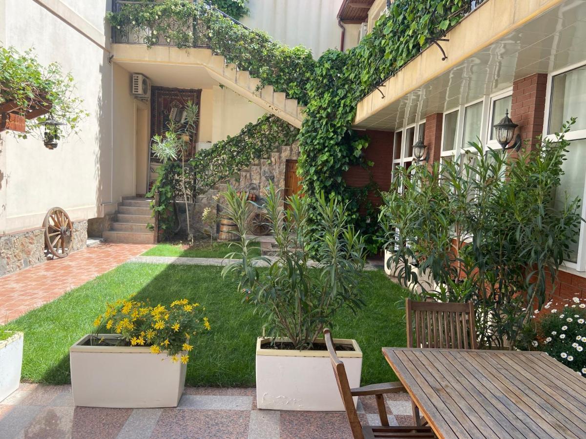 East Legend Hotel Baku Extérieur photo